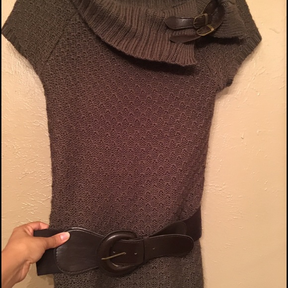 Crocheted tunic short sleeve sweater