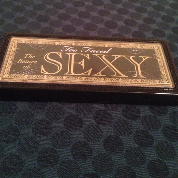 Too Faced The Return of Sexy
