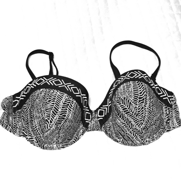 BOGO Bandeau swim top NWOT, multiway straps