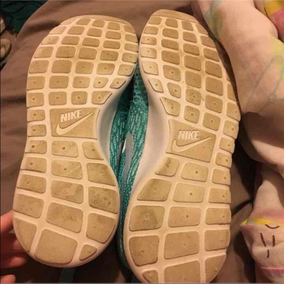 Worn once Nike roshe flyknit - Picture 4 of 4
