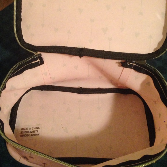 Cosmetic bag - Picture 4 of 4