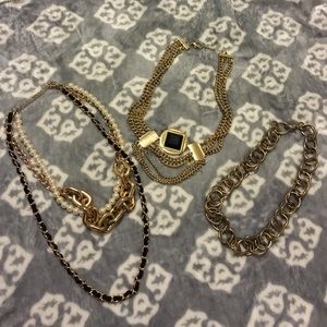 Gold necklace set