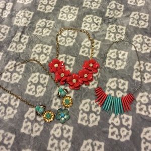 Blue and red necklace set