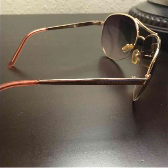 Steve Madden Sunglasses 💥SOLD💥 - Picture 3 of 3