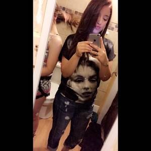 Meet your Posher, Katelyn