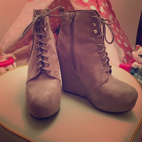 Soda Platform Boots
