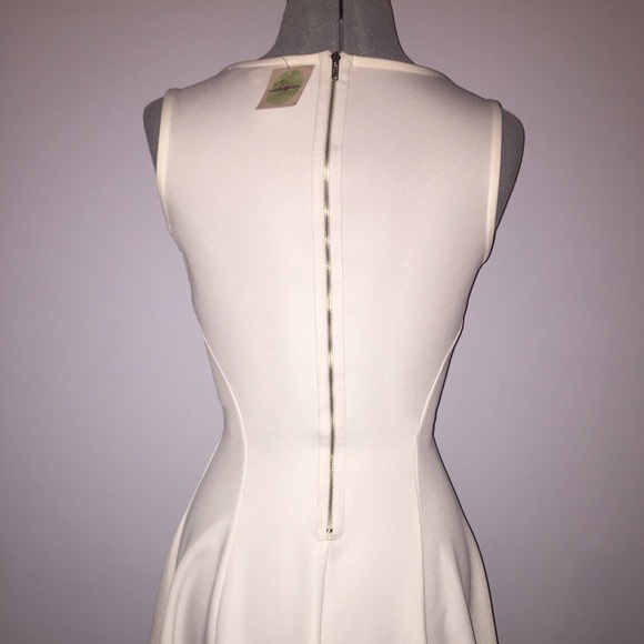 Gorgeous white dress - Picture 2 of 4