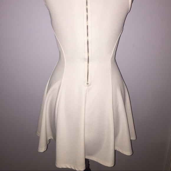 Gorgeous white dress - Picture 4 of 4