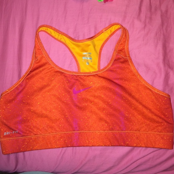 sports bra
