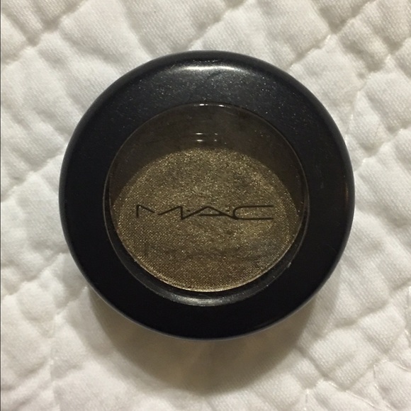 MAC eyeshadow