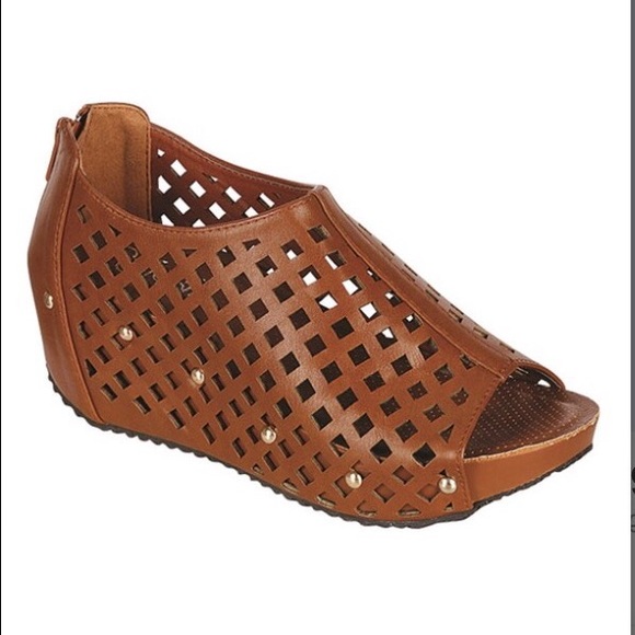 Refresh Elva wedge