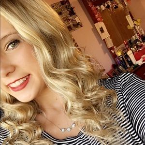 Meet your Posher, Halie