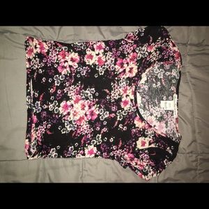 Flower print crop top.
