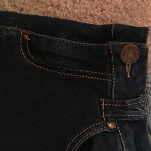 Jeans - Picture 2 of 4