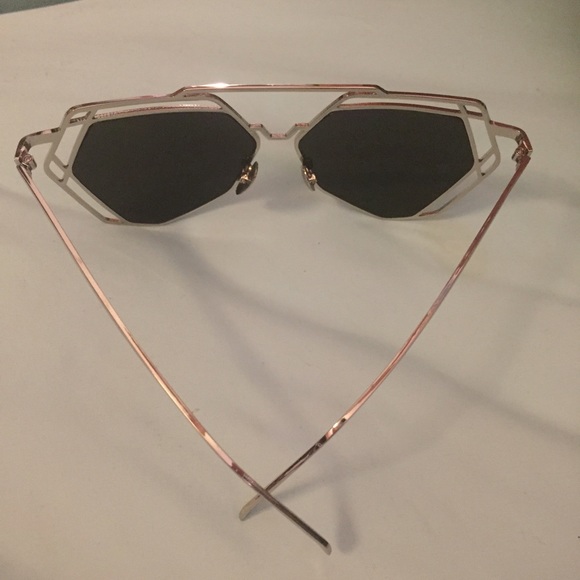 New Sliver Hexagon Mirror Sunglasses - Picture 2 of 2