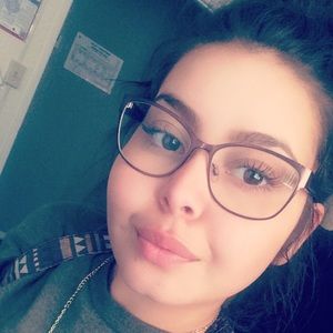 Meet your Posher, Celeste