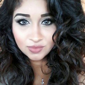 Meet your Posher, Mariela