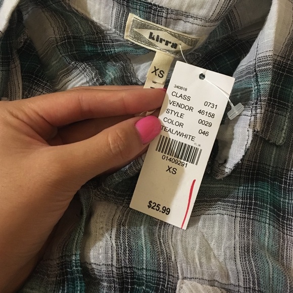 NEW green/gray plaid sleeveless button-up by Kirra - Picture 3 of 4