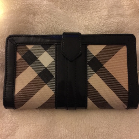 Burberry wallet