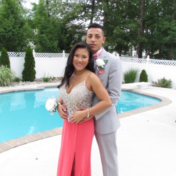 Size 4 JOVANI Prom Dress - Picture 4 of 4