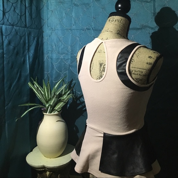 Charlotte Russe Sleeveless Dress Blouse - Picture 2 of 3