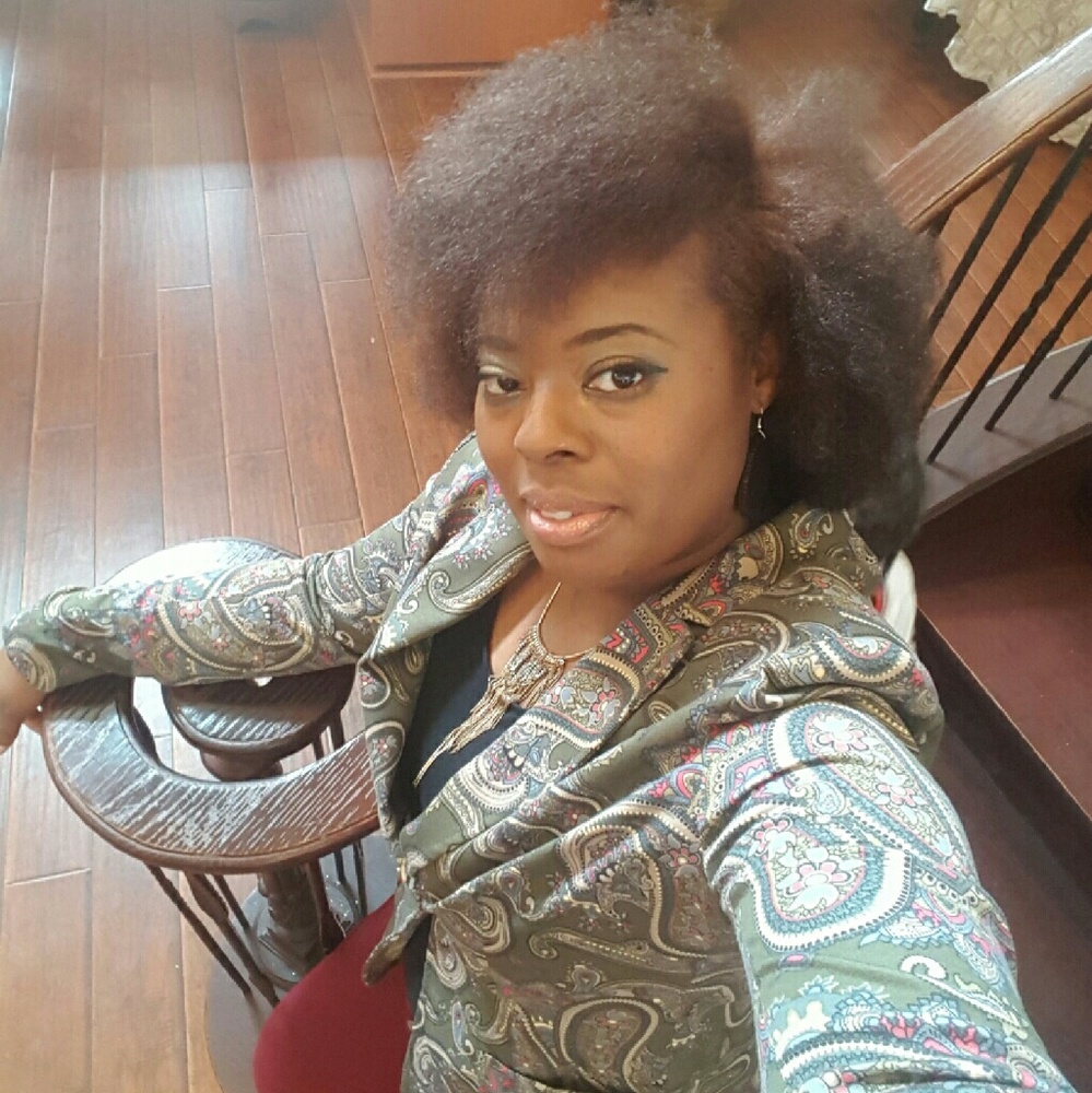 Meet your Posher, Ebony