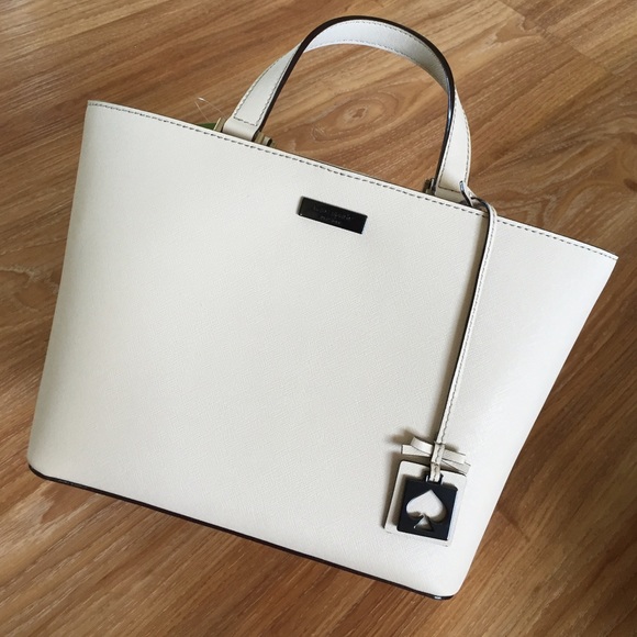 kate spade Handbags - Kate spade Juno handbag in ostrichegg