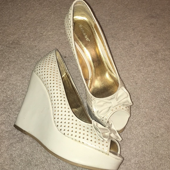 Neutral Platform Heels