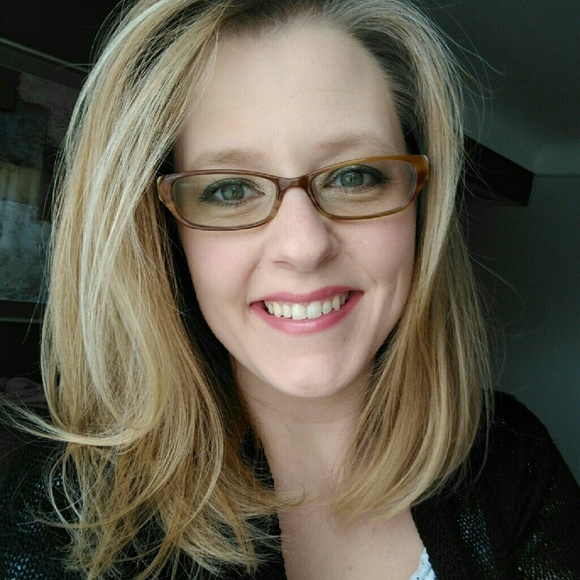 Meet your Posher, Angela - Picture 1 of 1