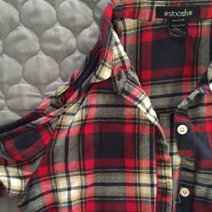 Cold shoulder red plaid long sleeve button top sm