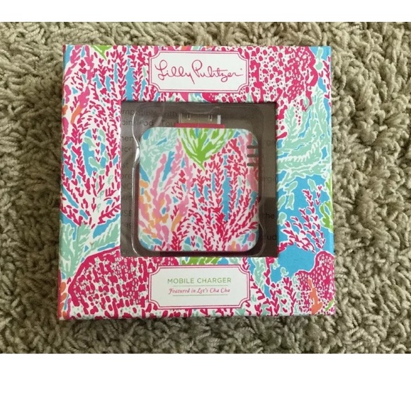 Lily Pulitzer lets cha cha charger