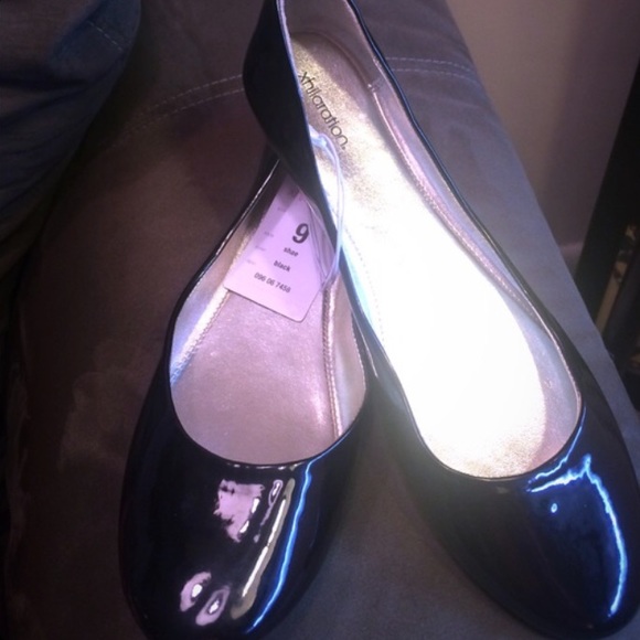 Black Ballet Flats NWT