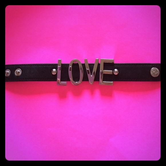 BCBG "LOVE" leather bracelet❤️