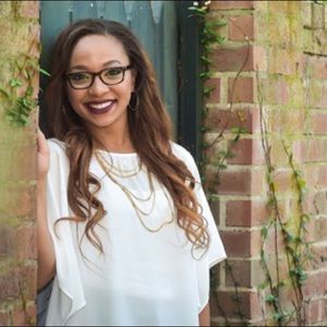 Meet your Posher, Rayna