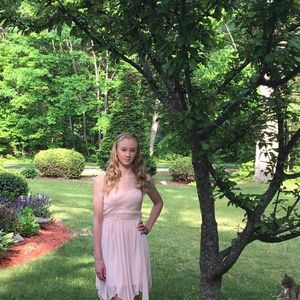 Meet your Posher, Laura