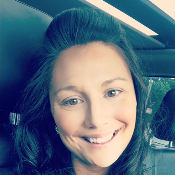 Meet your Posher, Christine - Picture 1 of 1