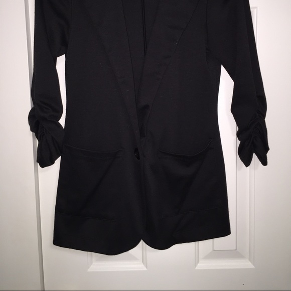 Black jacket - Picture 2 of 3