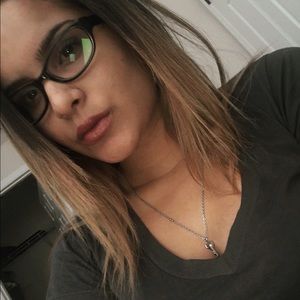 Meet your Posher, Gabriela