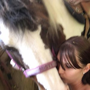 Meet your Posher, Cassandra