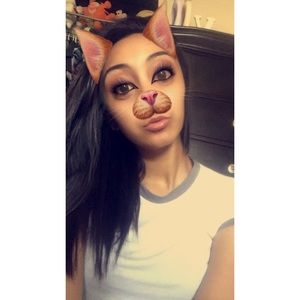 Meet your Posher, Victoria