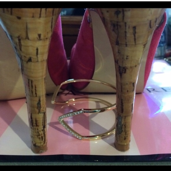 Guess pink suede sandals - Picture 3 of 4