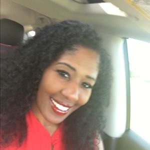 Meet your Posher, Alexis