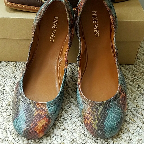 NEW! Nine West Green/Brown snake print flat