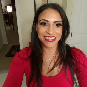 Meet your Posher, Pilar