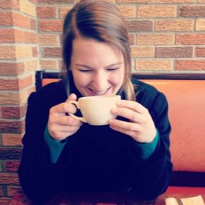 Meet your Posher, Ariana