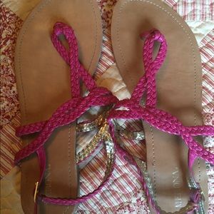Dark pink, fuchsia sandals