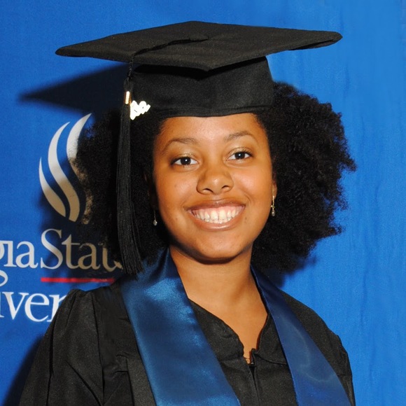 Meet your Posher, Hannah