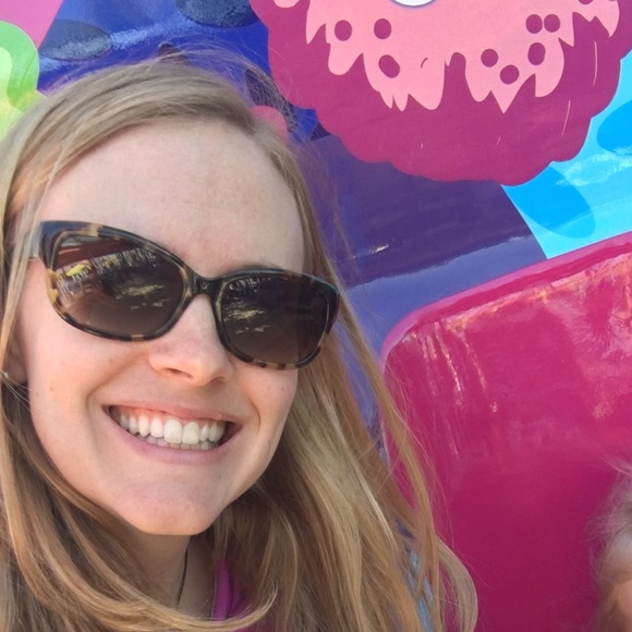 Meet your Posher, Stephanie