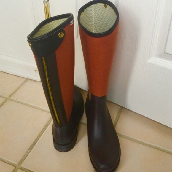 SALE!!!! Hunter Rain Boots! Size 7