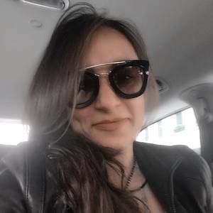 Meet your Posher, Alessandra